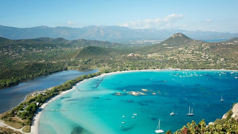 La lagune, le golfe et la résidence